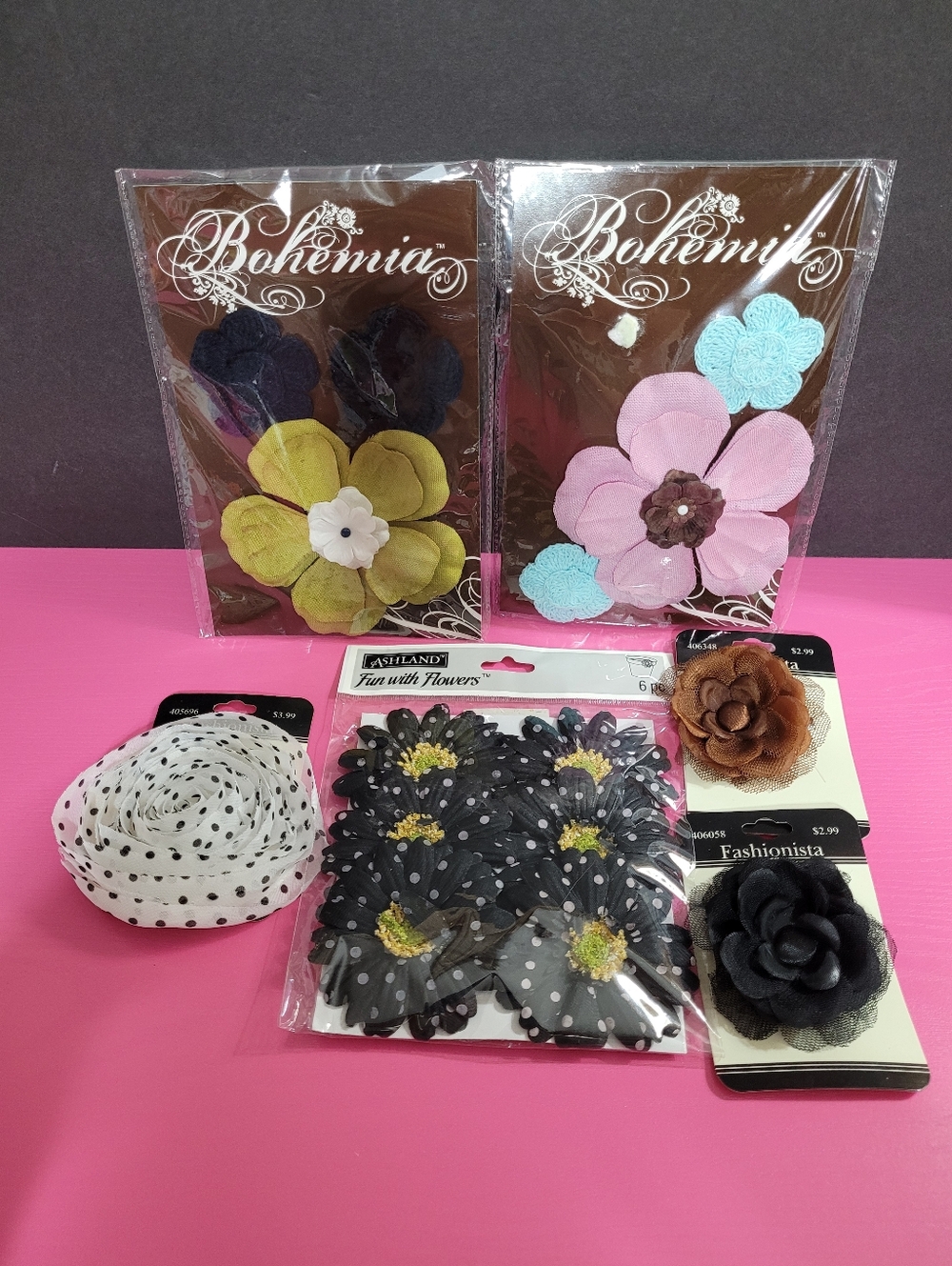 Fabric Flowers For Craft Projects.  (0607)